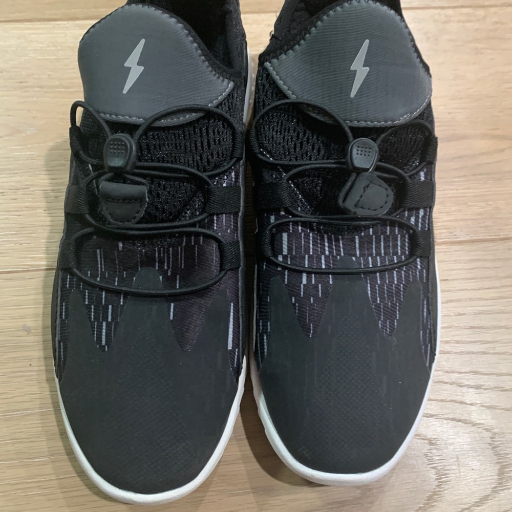 Super heroic black never worn sneakers